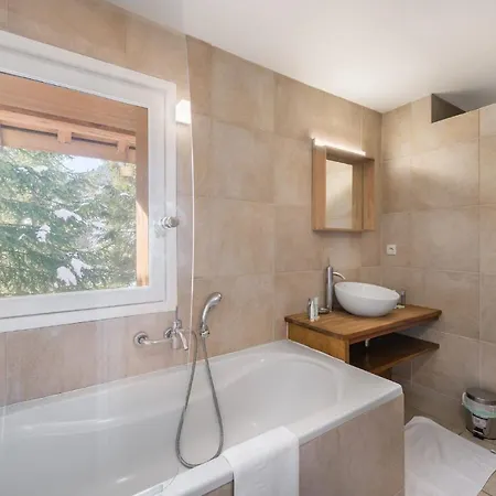 Panzió Located In A Quiet Area But In Near Walking Distance To The Center